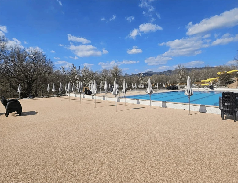 Moquette de pierre pour plage de piscine