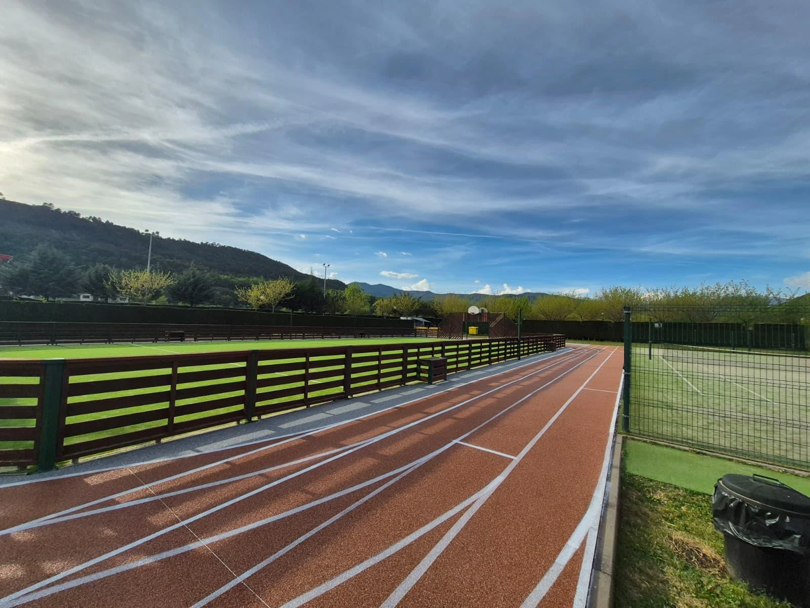 Finition sol sportif extérieur résine Living Stone